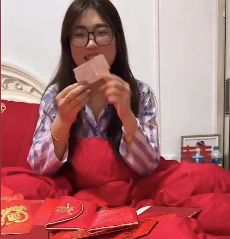 婚后女方如何拿到财政大权？（教你如何在家庭中平等地分配财产）