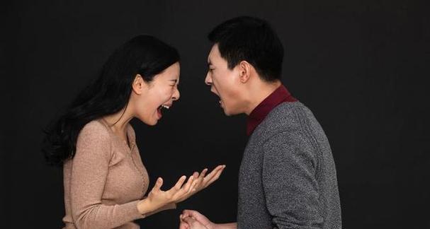 以婚姻中懂得让步的女人最聪明（学会妥协，赢得幸福/婚姻中的相互迁就/以包容为基础的婚姻关系）