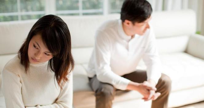 男人出轨后老婆该如何应对？（学会包容与自我保护，重建幸福家庭）