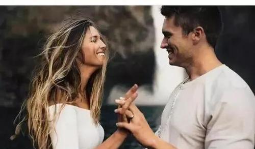 坚持四个“不要”，让男人离不开你！（女人必知的情感技巧，让感情更加美满和幸福！）