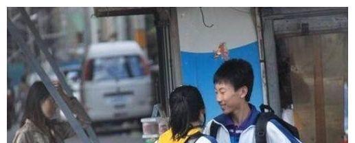 早恋被父母发现后该怎么办？（如何处理父母的反对？如何正确面对早恋问题？）
