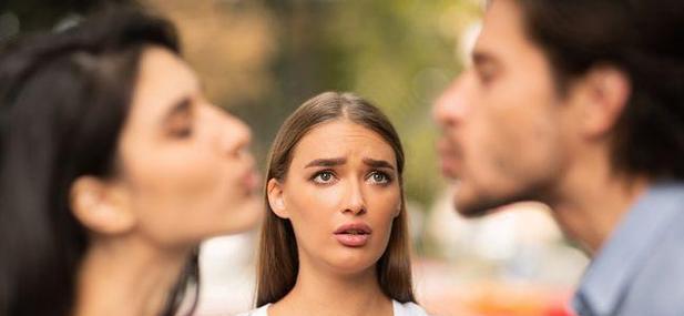 女人要警惕！已婚男最容易出轨的3种女人（-出轨、婚姻危机、女性魅力）