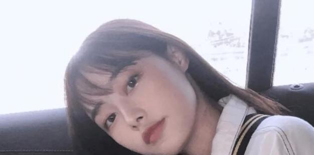 怎样判断一个女生对你有好感？（掌握这些表现，大胆追求吧！）