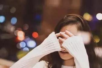 如何幽默回复女生“你飘了”？（用这些话语撩到她吧！）