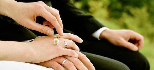 如何挽回婚姻危机中的老婆（以心好累好想离婚怎么办？15个步骤教你赢回她的心）