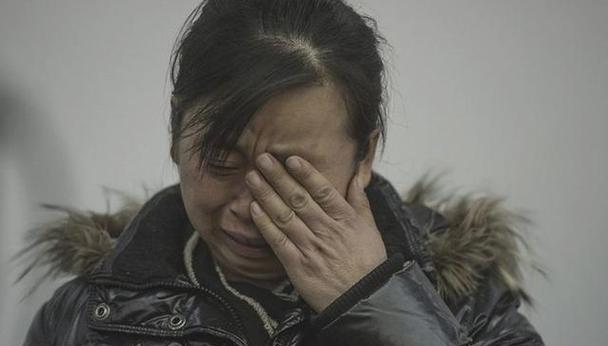 让出轨男人颤抖的老婆绝招！（揭开男人出轨的真相，让老婆掌握主导权。）