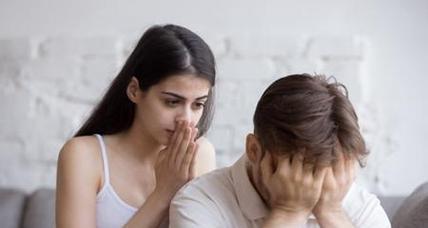 如何挽回婚姻？女人站在离婚边缘该怎么办？（掌握正确方法，让婚姻重回正轨！）